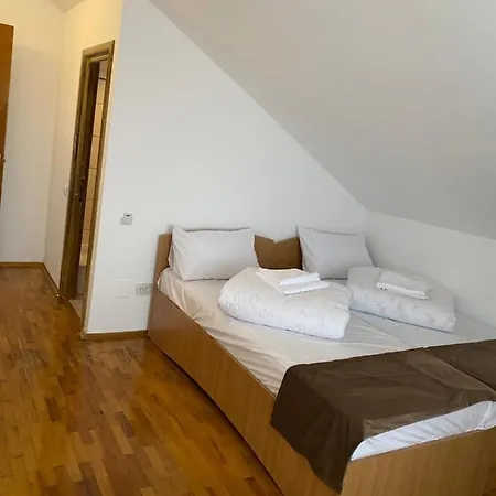 Konukevi Vila Bry-Cas Costinesti Schitu